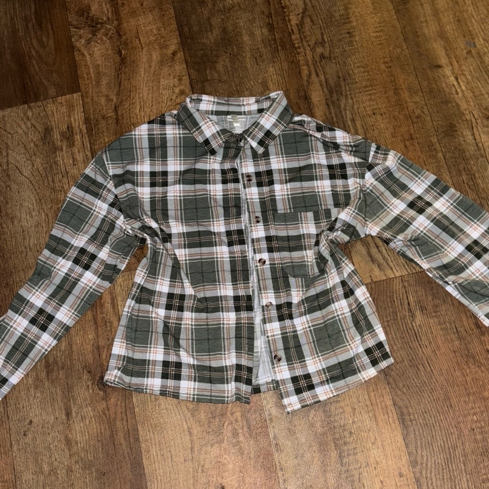 Women’s Cropped green flannel